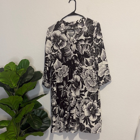 Rachel Zoe Dresses & Skirts - Rachel Zoe Monochrome floral Dress Medium